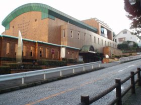 舞台芸術など創造活動を行う横浜の拠点・旧老松会館（急な坂スタジオ）の次期運営団体を公募