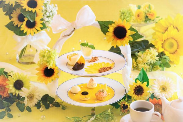 ひまわり畑をイメージしたイエローカラーのスイーツやドリンクが新登場