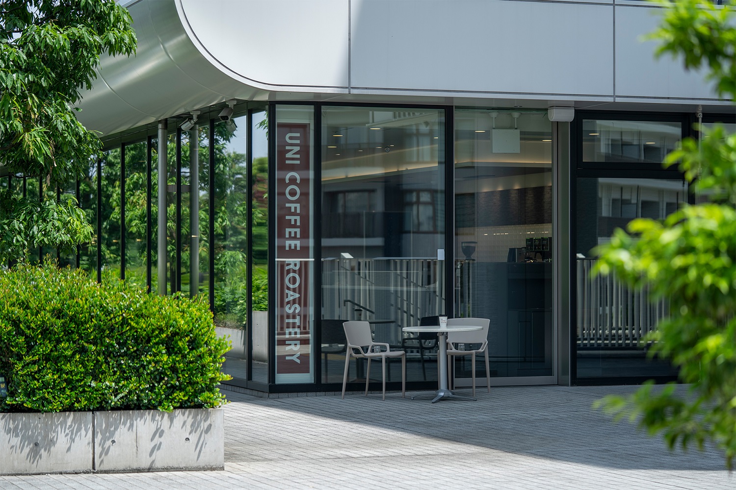 5月26日、パシフィコ横浜ノースにUNI COFFEE ROASTERYがオープン 人気のUNI DONUTSのほか、同店限定のテイクアウトメニュー「PARK COFFEE SET」も販売 株式会社GRACE 2025年5月23日 14時00分 7 株式会社GRACE（本社：神奈川県横浜市、代表取締役：沢村 優太。以下、GRACE）が展開するカフェ「UNI COFFEE ROASTERY」は2025年5月26日（月）より、パシフィコ横浜（正式名称：株式会社横浜国際平和会議場、所在地：横浜市西区、代表取締役社長：林 琢己）に、「UNI COFFEE ROASTERY パシフィコ横浜ノース」をオープンいたします。 「UNI COFFEE ROASTERY パシフィコ横浜ノース」ではUNI COFFEE ROASTERYの主力ドリンクやフードに加えて、UNI DONUTSなどの人気のスイーツ群もご用意。さらに、「UNI COFFEE ROASTERY パシフィコ横浜ノース」限定のテイクアウトメニュー「PARK COFFEE SET」も販売いたします。パシフィコ横浜のお近くを訪れた際は、ぜひお立ち寄りください。 *「UNI COFFEE ROASTERY パシフィコ横浜ノース」の営業日については、不定期営業となりますが、土、日、祝日は基本的に営業いたします。詳細は「UNI COFFEE ROASTERY パシフィコ横浜ノース」店舗ページ内をご参照ください