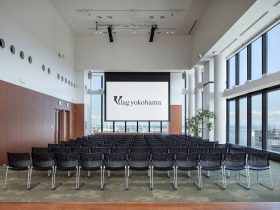 ＜堀江貴文 主宰＞ ゼロ高等学院が事業共創施設、フラグヨコハマで高校生のビジネスピッチイベント「ZERO-1 PITCH 2025（ゼロワンピッチ）」を開催。 2025年7月27日（日）高校生のビジネスピッチイベント「ZERO-1 PITCH 2025（ゼロワンピッチ)」を開催！ 株式会社ZERO EDUCATION&ARTS 2025年7月4日 16時06分 1 2025年7月27日（日）、ゼロ高等学院は、Vlag yokohama（フラグヨコハマ）にて、高校生によるビジネスピッチイベント「ZERO-1 PITCH 2025（ゼロワンピッチ）」を開催いたします。 ZERO-1 PITCHは、実業家でゼロ高主宰の堀江貴文が審査員として登壇し、ゼロ高が掲げる「将来の夢なんか、いま叶えろ」を体現する実践の場として、ゼロ高生徒が起業アイデアや将来の夢、挑戦したいことを3分間でプレゼンします。 当日は横浜市にお住まいの中高生や保護者の方を始め、全国からご参加いただけます。