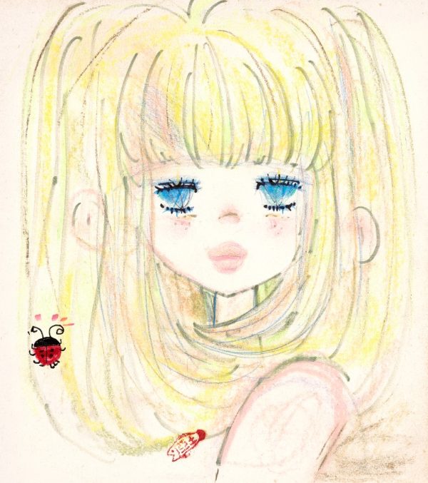 ９月18日（木）～23日（火・祝）２年ぶりの開催『水森亜土 新作展』 新作版画やプレミアム版画，約100種類の「亜土ちゃんグッズ」が勢ぞろい！ 株式会社 京急百貨店 2025年8月26日 15時10分 3 京急グループの株式会社京急百貨店（本社：横浜市港南区，社長：金子 新司，以下 京急百貨店）は， 2025年９月18日（木）から23日（火・祝）まで，７階催事場にて『水森亜土 新作展』を開催いたします。 ２年ぶりの開催となる本催事では，アクリルボードに両手で絵を描きながら歌を歌うという印象的なパフォーマンスで注目され，イラストレーターや画家としてだけでなく，女優やジャズ歌手としても幅広く活躍する水森亜土さんが発信する，“カワイイ” カルチャーを，世代を超えて多くの人に体感していただけます。 会場では，今年発表された新作５作品を含む版画約60作品のほか，既に完売した作品の版元保存版を現品限りで販売するプレミアム版画約10作品，一点ものの原画約５作品を展示・販売いたします。 また，グッズ販売コーナーには，コースター付きマグカップやランチトートバッグ，文房具・Ｔシャツなどバラエティーに富んだ「亜土ちゃんグッズ」約100種類が勢揃いいたします。 さらに，期間中，京急百貨店の店内放送にて水森亜土さんご本人のメッセージが流れるほか，水森亜土作品（版画，原画）をお買上げの方，先着30名さまに，「水森亜土オリジナルエコバッグ」をプレゼントいたします。