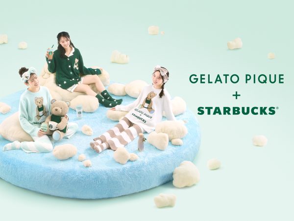 GELATO PIQUE + STARBUCKS®“ふわふわ、もこもこ！とびきりスイートなパジャマパーティー”をテーマに『ピケ モコ ブーケ & ティー ラテ』などが9月29日（月）より発売 ー全25型のコラボレーションアイテムを展開ー スターバックスコーヒージャパン株式会社 2025年9月22日 10時00分 1 ※画像はイメージです。 スターバックス コーヒー ジャパン 株式会社［本社所在地：東京都品川区、代表取締役最高経営責任者（CEO）：森井久恵］は、ルームウェアブランド「gelato pique（ジェラート ピケ）」とのコラボレーションを2025年9月29日（月）より展開します。スターバックス公式オンラインストアでの全25型（51アイテム）※１の販売に加え、ピケベアチョコレートをトッピングしたスペシャルビバレッジ『ピケ モコ ブーケ & ティー ラテ』を全国のスターバックス店舗（一部店舗を除く）にて同日より発売。また、スターバックス コーヒー渋谷cocoti店では、9月25日（木）から “ふわふわ、もこもこ！とびきりスイートなパジャマパーティー”の世界観をひと足早く体験できるフォトスポットとコラボレーションアイテムの展示、コラボレーションビバレッジ『ピケ モコ ブーケ & ティー ラテ』の先行販売※２を行います。 ※１デジタルアイテムも含みます。　※２スターバックス　コーヒー　渋谷cocoti店の先行販売では『ピケ モコ ブーケ & ティー ラテ』以外の商品の販売はございません。 ■スターバックスとジェラート ピケが贈る、とっておきのひととき スターバックスとジェラート ピケによる初のコラボレーションは、忙しい毎日の中で心をほどく“ごほうび時間”を届けたいという想いから生まれました。スターバックスが大切にしてきた「お客様のライフスタイルに寄り添うひととき」と、ジェラート ピケが掲げる「大人のデザート」というコンセプト。その両ブランドの想いが重なり、今秋は“とびきりスイートなパジャマパーティー”をテーマに、ビバレッジやグッズを通じて特別な時間をお届けします。 ■ふわふわ、もこもこなブルーの見た目がスイート！“大人のデザート”からインスパイアされた、アールグレイの上品な味わいの『ピケ モコ ブーケ & ティー ラテ』 ジェラート ピケのブランドコンセプトである「大人のデザート」から着想を得た、華やかな一杯。上品なアールグレイの香りにフルーティーな甘さが重なる、こころ華やぐティー ラテ。ふわふわなブルーのアールグレイフレーバームースの上に、ルームウェアのもこもこな素材感をイメージしたスポンジケーキクラムと、やさしい甘さのピケベアチョコレートをトッピング。“ふわふわ、もこもこ”な見た目と華やかな味わいで、まるでパジャマパーティーのように心を弾ませてくれる、見た目にも愛らしい特別なビバレッジです。 ◆商品名・価格（表示価格は税込の総額表示となります）: 『ピケ モコ ブーケ & ティー ラテ』（Iced）　Tallサイズのみ ＜お持ち帰りの場合＞678円　＜店内ご利用の場合＞690円 ◆取り扱い店舗：全国のスターバックス店舗（一部店舗を除く） ◆販売期間：2025年9月29日（月）～　※一時的な欠品または早期に販売終了する場合がございます。 ■ふわふわ、もこもこな世界観をひと足早く体験できる『ピケ モコ ブーケ & ティー ラテ』先行販売イベントを、9月25日（木）より渋谷cocoti店で開催