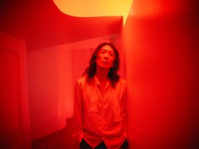 約4年ぶりとなるソロツアー 吉井和哉 TOUR2025/26 ⅣⅣI BLOOD MUSIC開催決定！ファンクラブ先行受付中！ 株式会社Tixplus 2025年9月1日 15時30分 1 音楽アーティストのファンサイト運営を手掛ける株式会社Fanplus（本社：東京都渋谷区、代表取締役：佐藤元）と電子チケット事業やチケット二次販売「チケプラトレード」を運営する株式会社Tixplus（本社：東京都渋谷区、代表取締役：池田 宗多朗）は、2025年12月4日（木）より開催する、吉井和哉 TOUR2025/26 ⅣⅣI BLOOD MUSIC（ヨシイ ブラッド ミュージック）のファンクラブ会員抽選受付を開始し、また、チケプラの「電子チケット」・「チケットトレード」が本公演で採用されたことをお知らせいたします。 ■約4年ぶりとなる待望のソロツアー開催 今年の3月から5月にかけて大感謝祭と称したファンクラブイベントを開催し、THE YELLOW MONKEYとしてのロングツアーは完走目前と止まることなく活動を続けている吉井和哉が、約4年ぶりとなるソロツアーの開催を発表しました。年末恒例の日本武道館公演を含む全9公演で各地を巡る「吉井和哉 TOUR2025/26 IVIVI BLOOD MUSIC」は本日よりYOSHII FUNK LOVE会員先行受付を開始いたしました。 本公演のチケットは、「吉井和哉公式アプリ」にて発券いたします。 チケットの申し込みから受取、当日のご入場まで、お持ちのスマホ1台だけで、簡単に手続きが可能です。電子チケットは購入したお客様のスマートフォンに表示するので、チケット忘れや紛失の心配もありません。また留守でチケットが受取れないなどの心配や手間もなく、24時間いつでもどこでも受取れます。 入場時には、画面にポンとスタンプを押すだけで、スムーズに入場もでき記念にもなる嬉しいチケットとなっております。 【公演詳細】 吉井和哉 TOUR2025/26 ⅣⅣI BLOOD MUSIC ■公演日時・会場 2025年12月4日（木） KT Zepp Yokohama OPEN 18:00 / START 19:00 2025年12月13日（土） アイプラザ豊橋 講堂 OPEN 18:00 / START 19:00 2025年12月19日（金） ロームシアター京都 メインホール OPEN 18:00 / START 19:00 2025年12月28日（日） 日本武道館 OPEN 17:00 / START 18:00 2026年1月15日（木） Zepp Haneda OPEN 18:00 / START 19:00 2026年1月20日（火） Zepp Fukuoka OPEN 18:00 / START 19:00 2026年1月23日（金） 名古屋COMTEC PORTBASE OPEN 18:00 / START 19:00 2026年1月27日（火） Zepp Osaka Bayside OPEN 18:00 / START 19:00 2026年1月31日（土） SENDAI GIGS OPEN 17:00 / START 18:00 ■受付期間 [対象公演：2025年12月公演] ＜YOSHII FUNK LOVE会員先行＞ 受付期間：2025年9月1日（月）正午12:00 ～ 9月15日（月・祝）23:59 当落・入金期間：2025年9月19日（金）18:00 ～ 9月25日（木）23:59 ＜441108.com会員先行・441kzch会員先行＞ 受付期間：2025年9月19日（金）正午12:00 ～ 9月28日（日）23:59 当落・入金期間：2025年10月2日（木）18:00 ～ 10月8日（水）23:59 [対象公演：2026年1月公演] ＜YOSHII FUNK LOVE会員先行＞ 受付期間：2025年10月6日（月）正午12:00 ～ 10月19日（日）23:59 当落・入金期間：2025年10月23日（木）18:00 ～ 10月29日（水）23:59 ＜441108.com会員先行・441kzch会員先行＞ 受付期間：2025年10月23日（木）正午12:00 ～ 11月3日（月・祝）23:59 当落・入金期間：2025年11月7日（金）18:00 ～ 11月13日（木）23:59 ■チケット [ 横浜 / 羽田 / 名古屋 / 大阪 / 仙台公演 ] 　1Fスタンディング：￥11,000（税込）*ドリンク代別途 　2F指定席：￥13,000（税込） *ドリンク代別途 　2F後方立見（羽田・大阪・仙台のみ）：￥11,000（税込） *ドリンク代別途 [ 豊橋 / 京都 / 日本武道館公演 ] 　指定席：￥11,000（税込） ※6歳以上有料。席が必要な場合は未就学児もチケットが必要です。 ライブハウス公演の1Fスタンディングエリアは未就学児童入場不可。 ※京都公演はハイチェア席を含みます。 ※日本武道館公演はステージ斜め後方の北西・北東スタンドを含みます。一部演出の都合上見難い場合がございますので、あらかじめご了承いただくようお願いいたします。 ■公演詳細・お申し込みはこちら URL：https://tixplus.jp/feature/yoshiikazuya_tour2526yfk_ticket/ ■吉井和哉公式サイトはこちら URL：https://www.yoshiikazuya.com/ ■株式会社Fanplusについて 2020年4月、EMTG株式会社と株式会社エムアップのファンクラブサイト事業を統合し「株式会社Fanplus」としてスタートしました。新体制化を機に、新たな決意をもって“アーティストとファンの架け橋となるインターネットサービスを実現するベストパートナー”を目指し、変わることなくエンターテインメント業界発展のために取り組んでまいります。これからの「株式会社Fanplus」にどうぞご期待ください。 会 社 名　：　株式会社Fanplus　（ファンプラス） 所 在 地　：　東京都渋谷区渋谷3-12-18 渋谷南東急ビル 9階 代 表 者　：　代表取締役　佐藤　元 設　 立　：　2007年3月 事業概要 ：　ファンサイト・ファンクラブの企画・開発・運営 　　　　　　 アーティストグッズオンライン販売システムの開発・運営 　　　　　　 音楽メディアの企画・運営 Ｕ Ｒ Ｌ ：　https://fanplus.co.jp/ ■株式会社Tixplusについて スマートフォン電子チケット「チケプラアプリ」や、ライブやイベントに行けなくなった時に定価でチケットを譲渡できる主催者公認のチケット二次流通サービス「チケプラトレード」を運営。電子チケット「チケプラアプリ」は、これまで多くのアーティストの全国ツアーや単独ライブで導入されており、30万人規模の全国ツアーやドームクラスのライブなど数多くの実績があります。音楽以外でも、プロ野球などのスポーツ関連、遊園地などのレジャー/文化施設、ゲームイベントや展示会など、幅広い領域での導入実績を誇ります。また、購入の際に登録した電話番号のスマートフォン端末にのみチケットを表示するなどの高額転売防止策を業界に先駆けて取り組んでいるとともに、行けなくなったチケットを定価で取引できるTixplus独自の「チケットトレード」も評価され、アーティストの導入実績及び利用者が増加し続けています。その他、顔認証による顔パス入場機能など、ライブエンタメを安心・安全に、お楽しみいただける仕組みを実現しております。今後も、ライブエンタメをより便利にお楽しみいただけるサービスを提供してまいります。 会 社 名　：　株式会社Tixplus（ティックスプラス） 所 在 地　：　東京都渋谷区渋谷3-12-18 渋谷南東急ビル 5階 代 表 者　：　代表取締役　池田 宗多朗 設　 立　：　2018年12月18日 事業概要 ：　電子チケットに関連したシステムの開発、各種サービスの提供並びに運営 Ｕ Ｒ Ｌ ：　https://tixplus.co.jp/