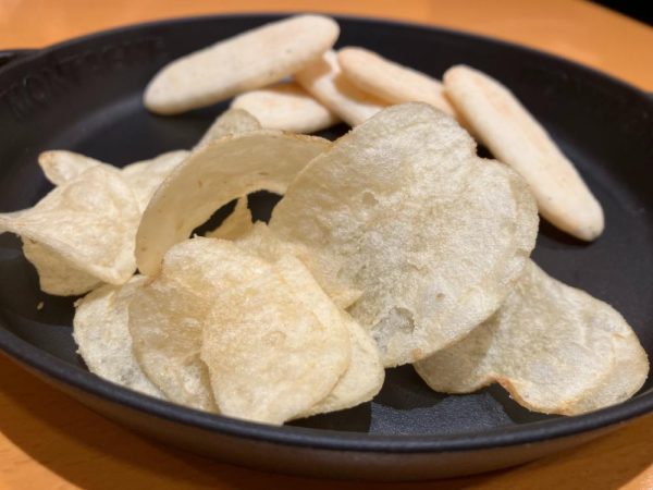 実食レビュー】カルビーと亀田製菓の人気ブランドが夢の