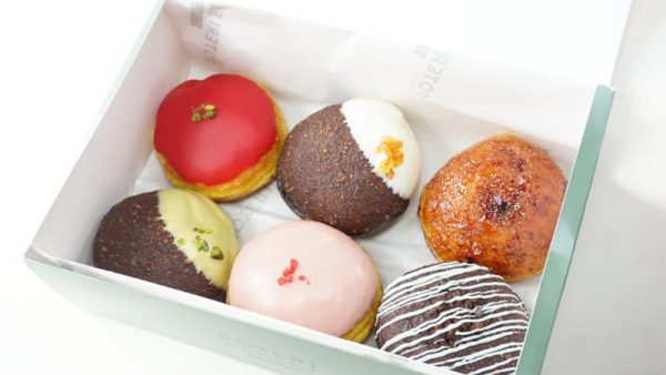 横浜に新名所が誕生！パティシエが考案した本格的な生ドーナツを1日300個限定販売。生ドーナツ専門店「POTERI BAKERY -TOKYO- 横浜店」が横浜駅前に上陸！10月10日（金）にオープン！ 株式会社Food Seed（フードシード）は、生ドーナツ専門店「POTERI BAKERY -TOKYO-」のFC1号店となる「POTERI BAKERY -TOKYO- 横浜店」をNEW OPEN！
