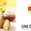 11月1日は紅茶の日！「リプトン」と「UNI DONUTS」が初コラボ！　紅茶をそのまま味わうような生ドーナツ「リプトンコラボ紅茶のドーナツ」が登場 2025年11月1日(土)より全国のUNI DONUTS一部店舗にて販売開始 リプトン・ティーアンドインフュージョン・ジャパン・サービス株式会社 2025年10月23日 11時00分 5 紅茶ブランド「リプトン」と生ドーナツ専門店「UNI DONUTS」が初のコラボレーション。まるで紅茶をそのまま味わうような生ドーナツ「リプトンコラボ紅茶のドーナツ」を、2025 年11月1日（土）より全国の「UNI DONUTS」店舗及び「UNI COFFEE ROASTERY」店舗（一部店舗のぞく）で販売開始いたします。